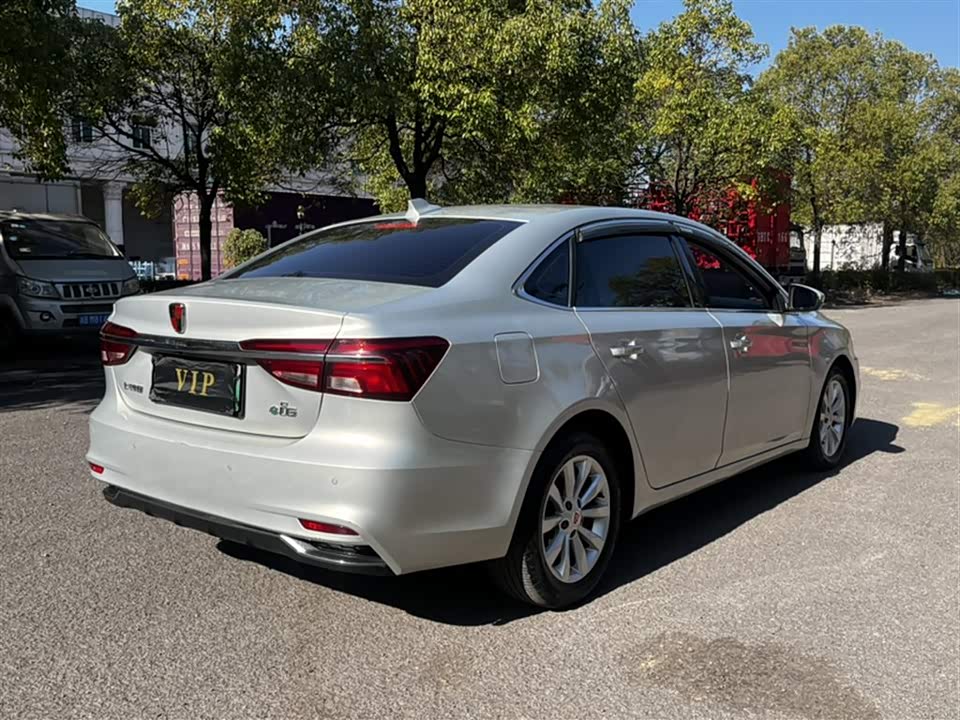Roewe i6