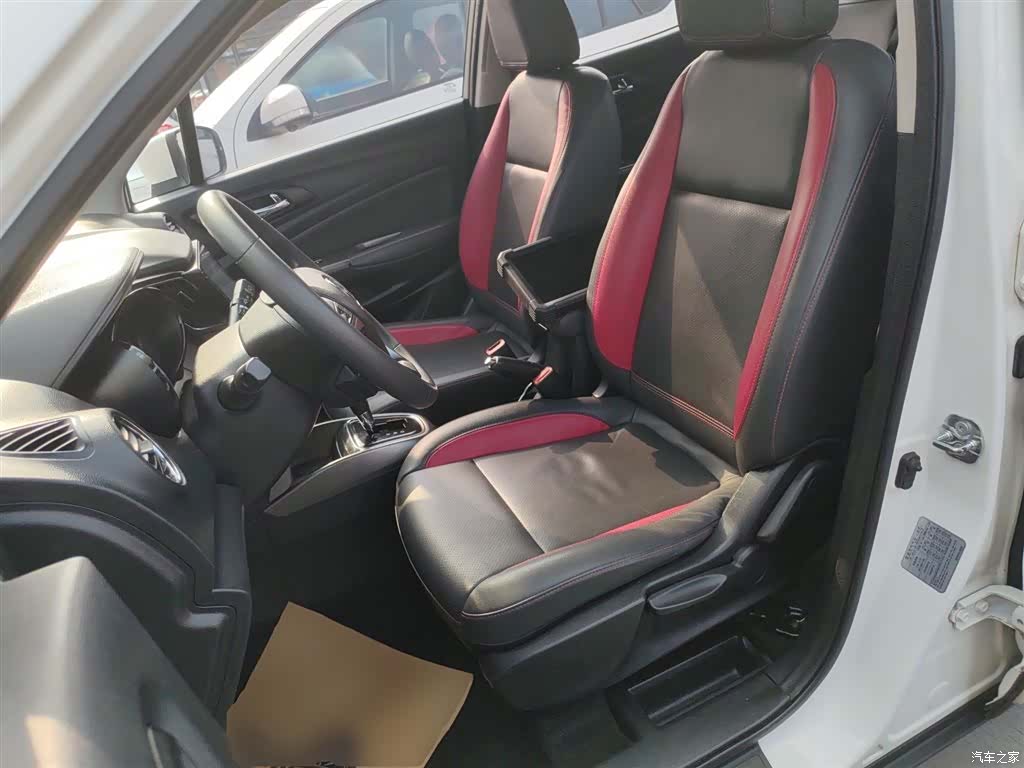 Changan CS15, 2017 11