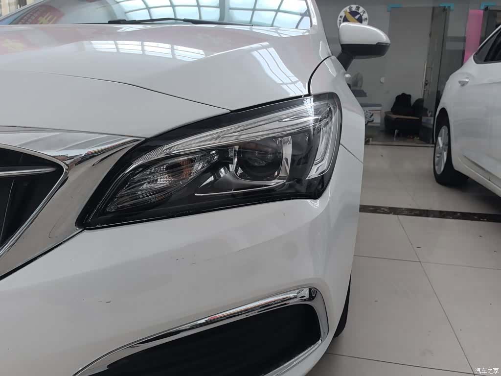 Buick Verano, 2018 3
