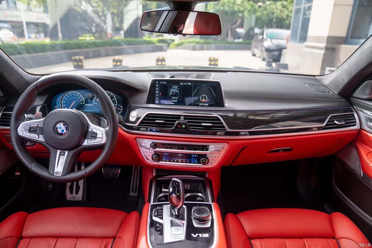 BMW 7 Series, 2018 все фото