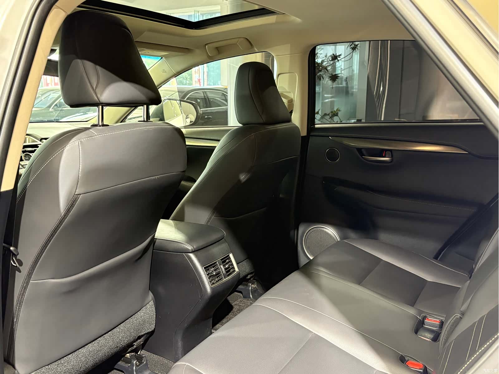 Lexus NX, 2017 12
