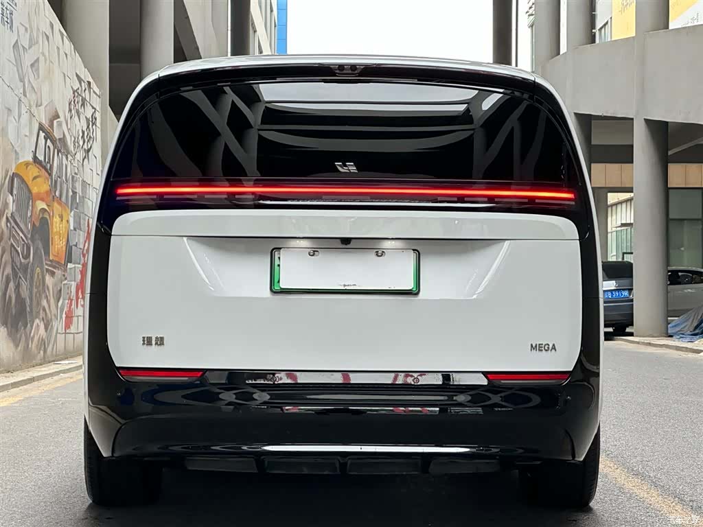 Li Auto MEGA, 2025 4