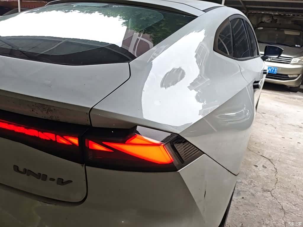 Changan UNI-V, 2022 8