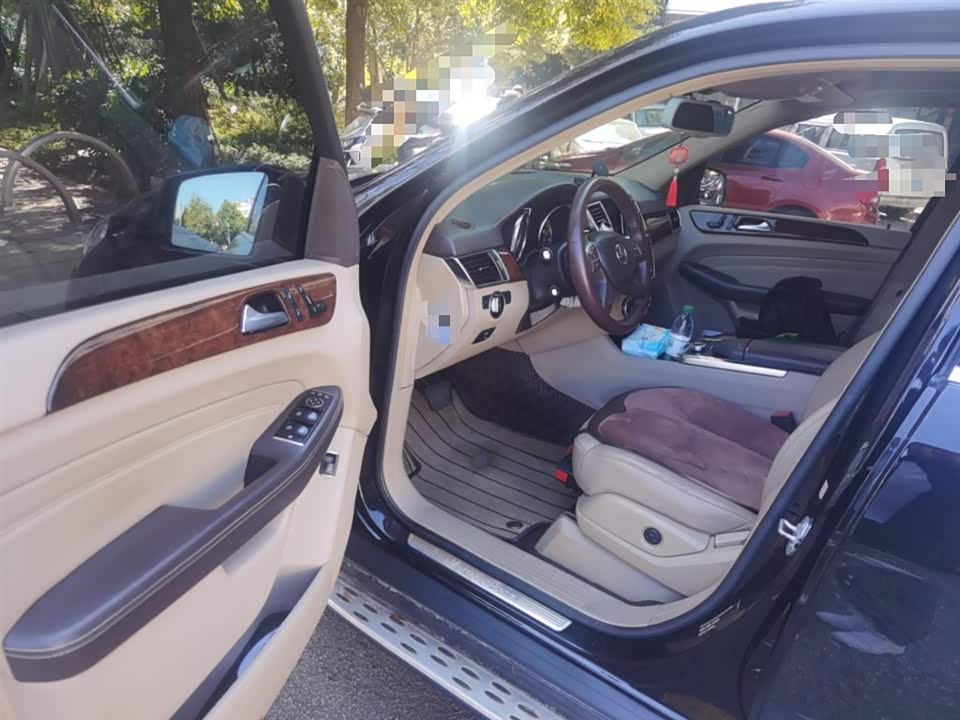 Mercedes-Benz M class