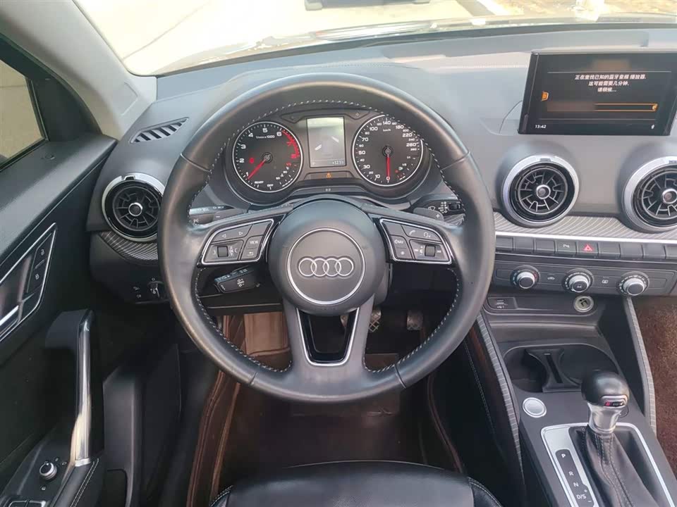 Audi Q2L