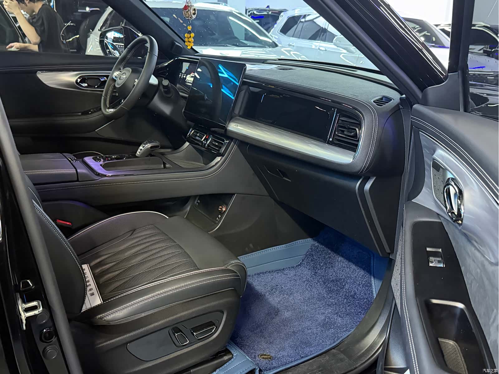 Trumpchi GS8, 2022 11