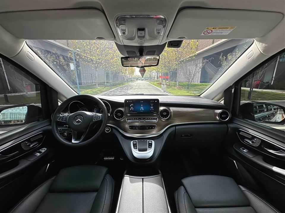 Mercedes-Benz V-class