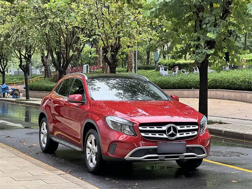 Mercedes-Benz GLA