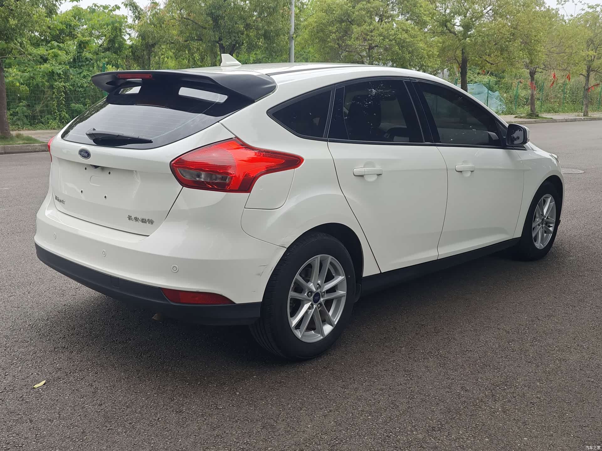 Ford Focus, 2019 12