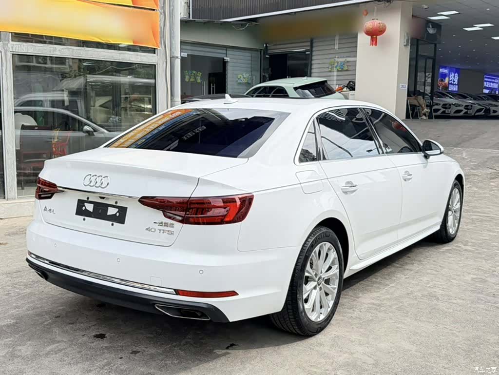 Audi A4L, 2019 7
