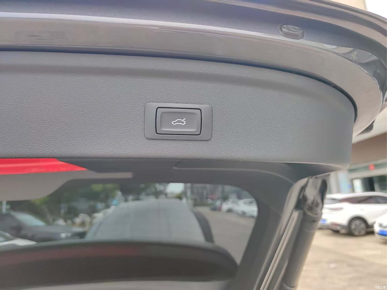 Audi Flying Spur, 2025 14
