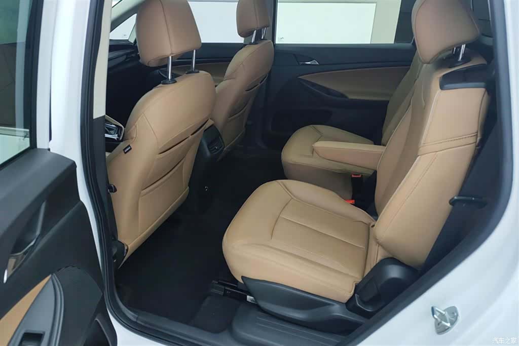 Buick GL6, 2023 11
