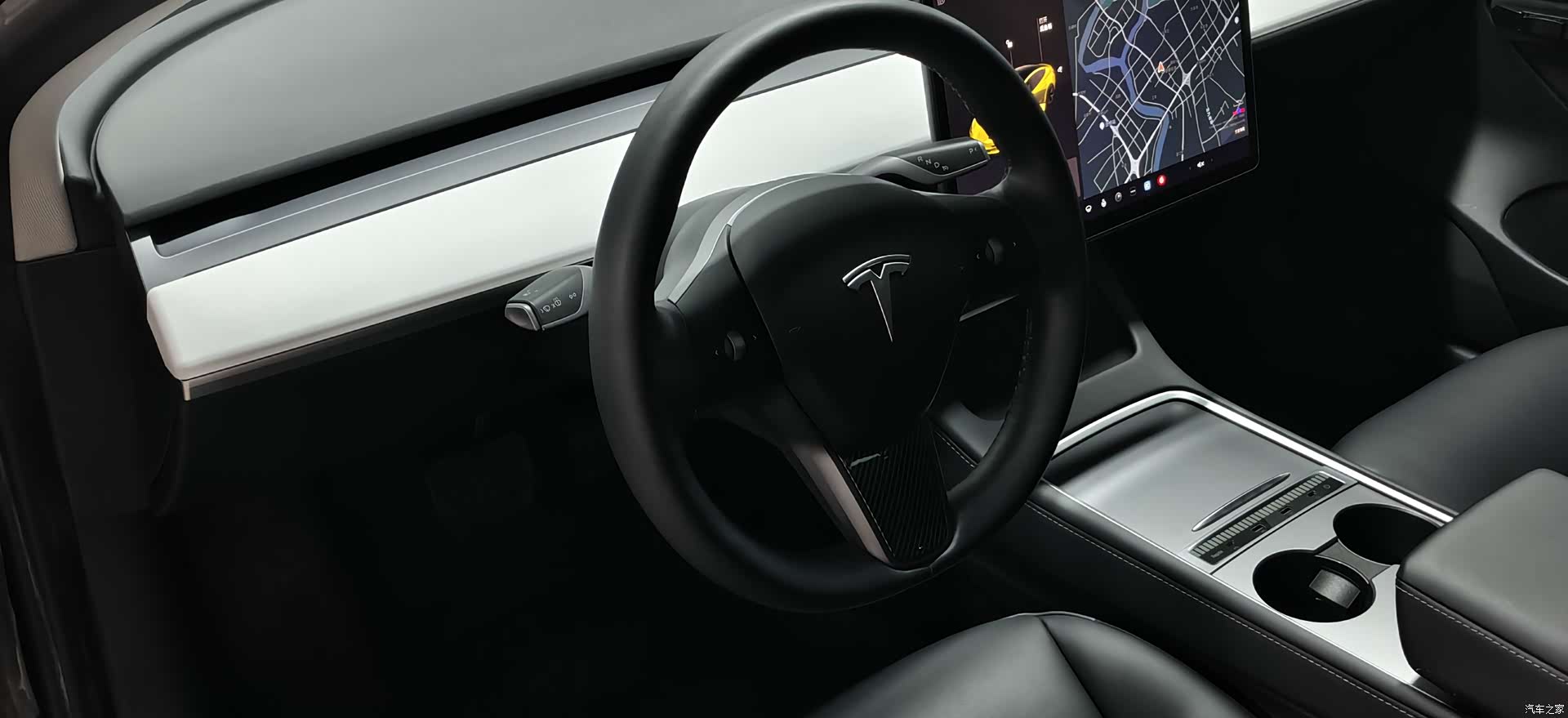 Tesla Model Y, 2024 6