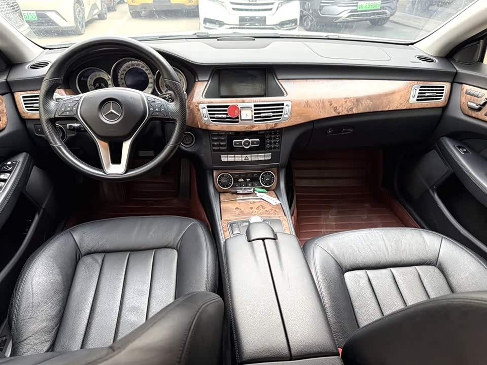 Mercedes-Benz CLS Mercedes-Benz CLS