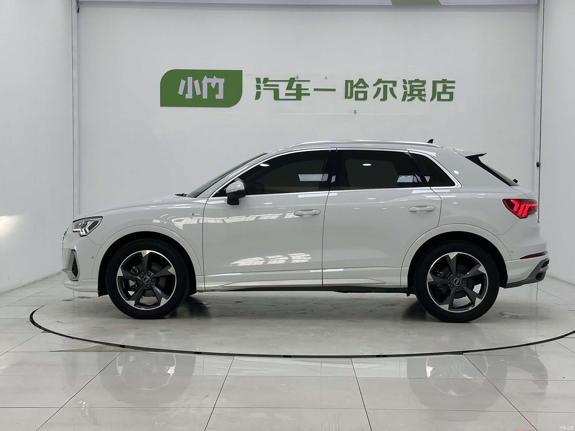 Audi Q3, 2022 все фото