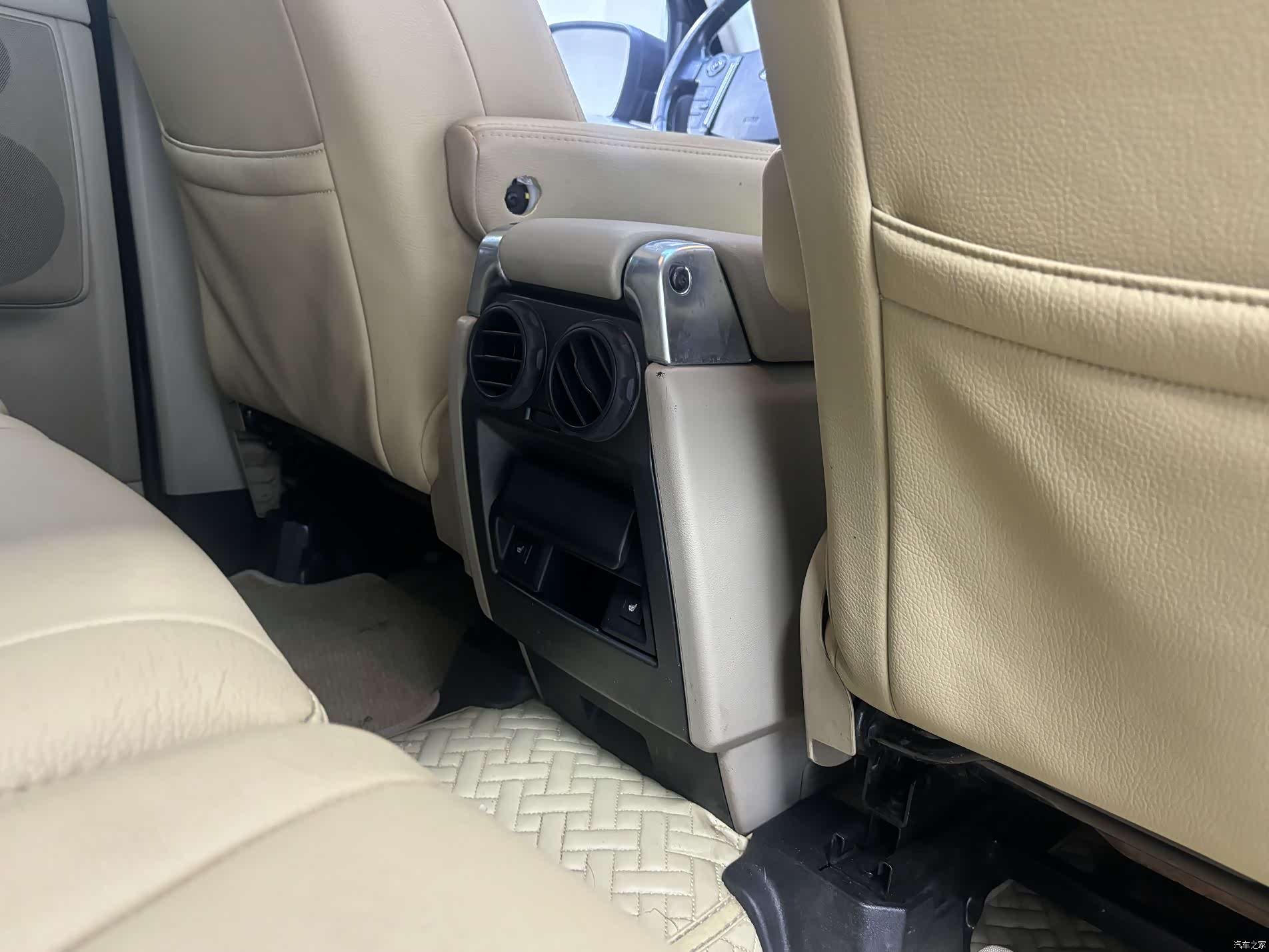 Land Rover Discovery, 2012 9