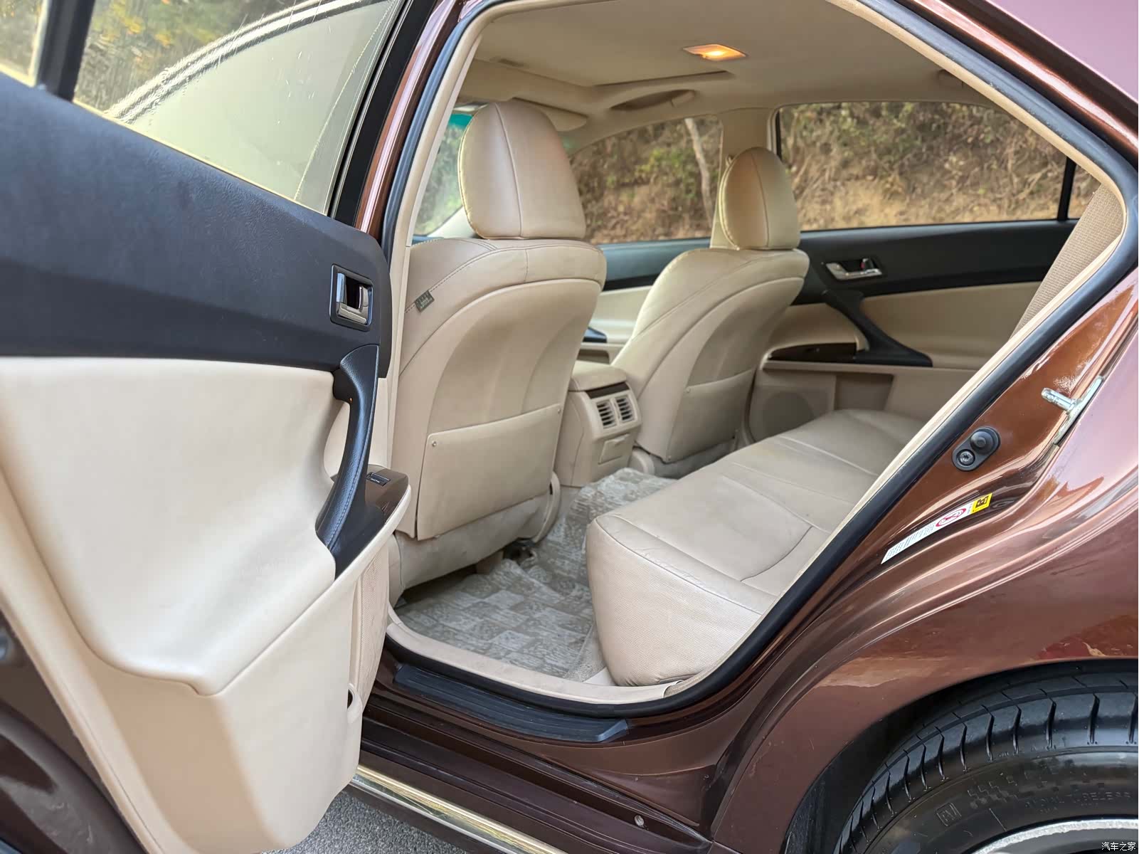 Toyota 2.5V, 2012 11