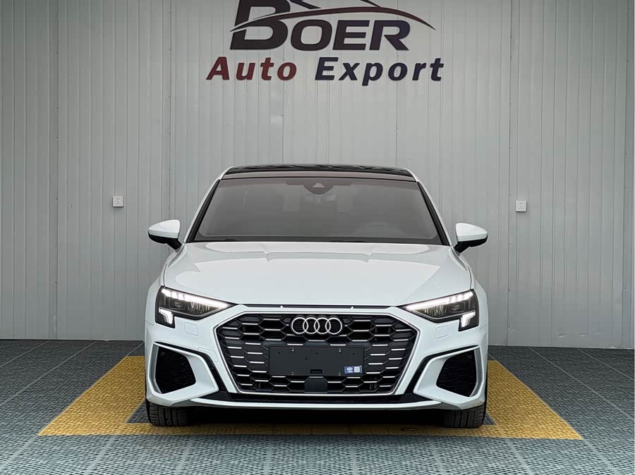 Audi A3 2023, фото 2