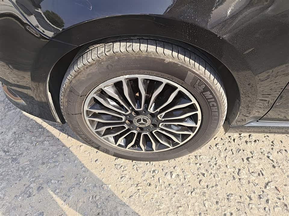 Mercedes-Benz V-class