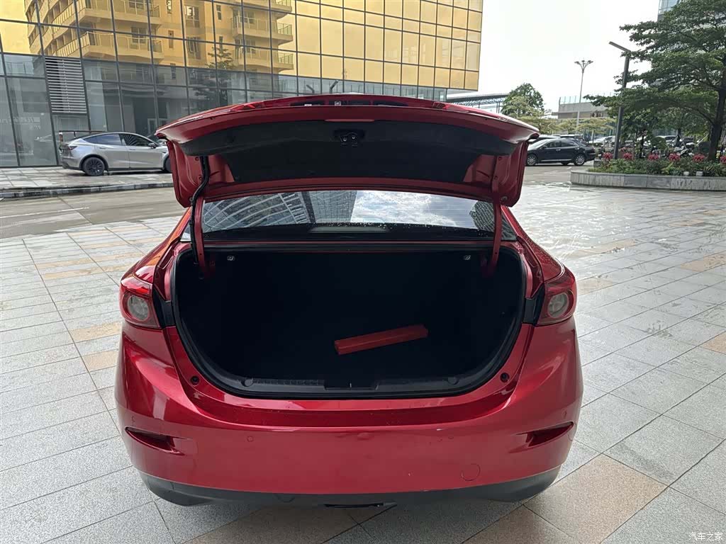 Mazda Mazda3, 2017 13