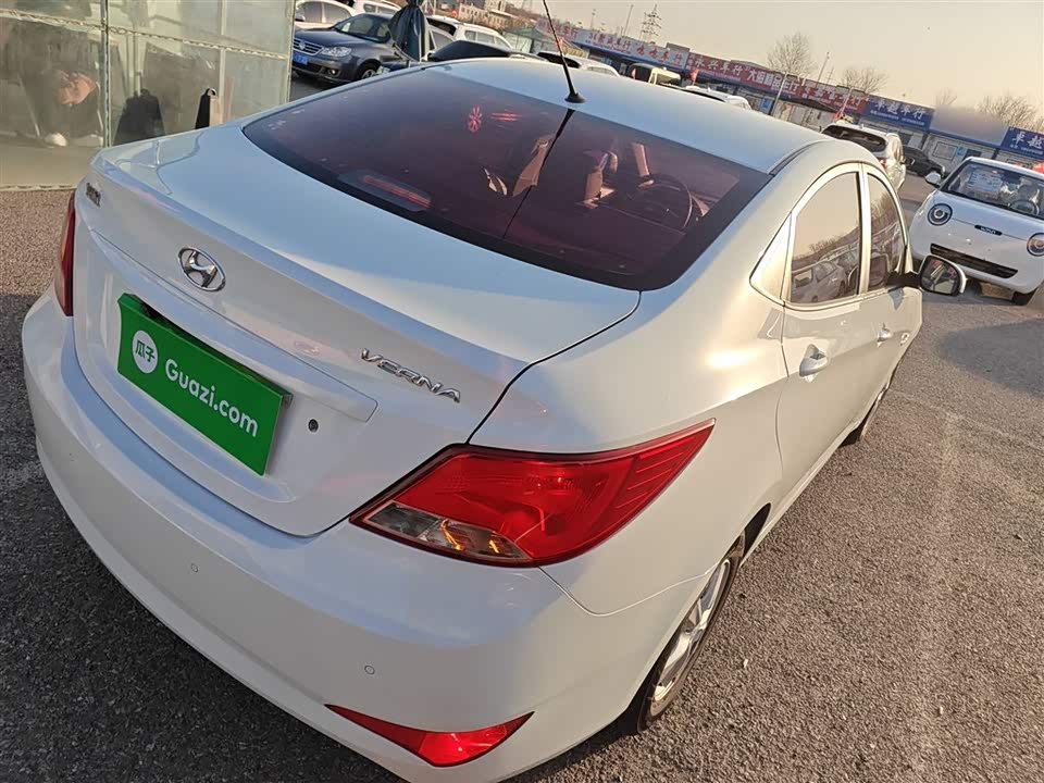 Hyundai Rena