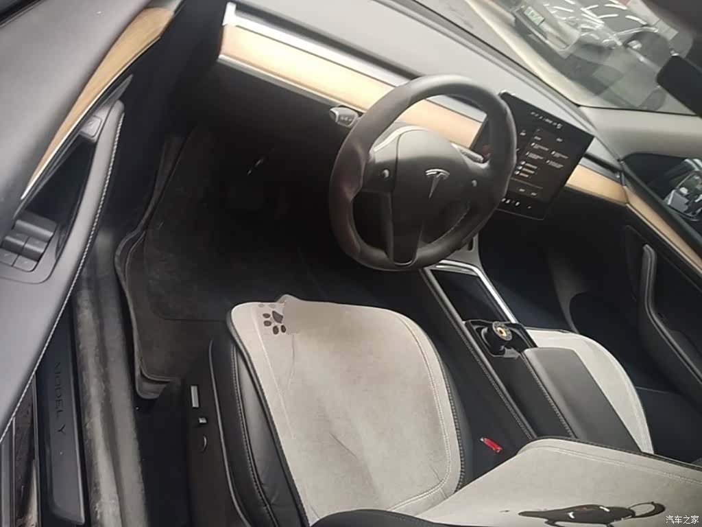 Tesla Model Y, 2022 16