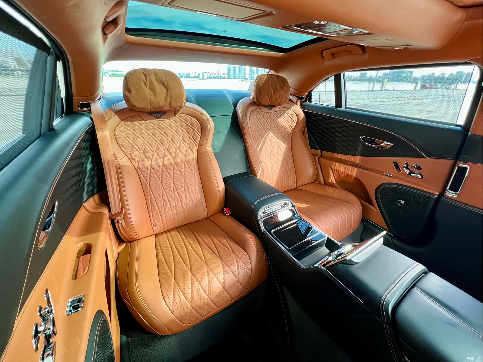 Bentley Flying Spur, 2022 10