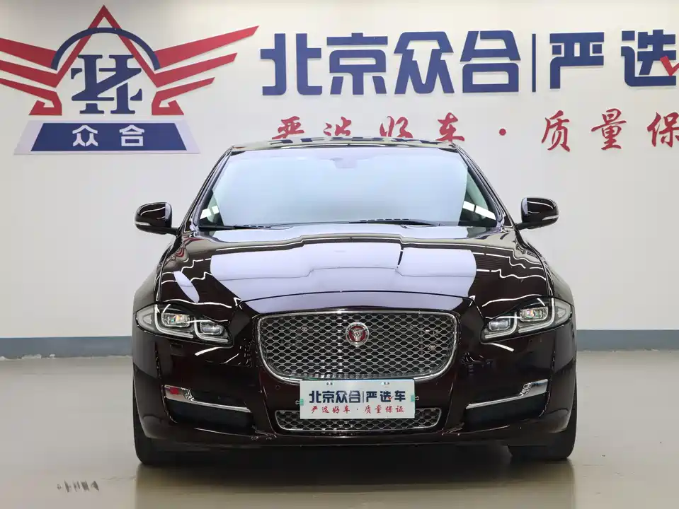 Jaguar XJ