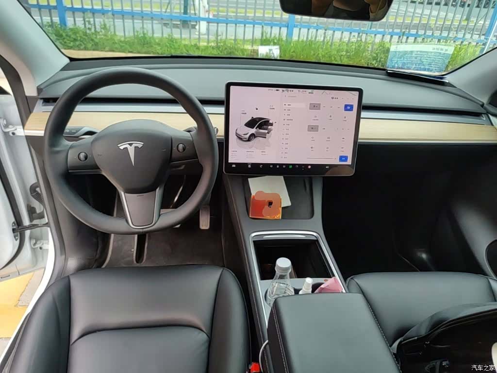 Tesla Model Y, 2022 10