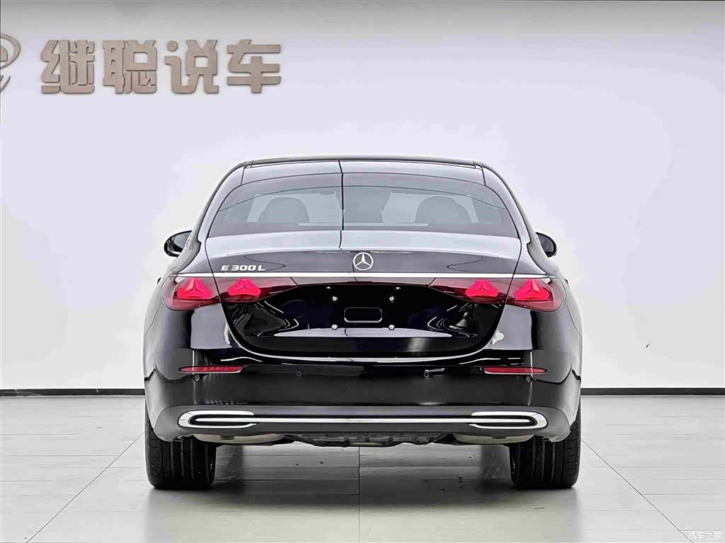 Mercedes-Benz E-Class, 2025 4