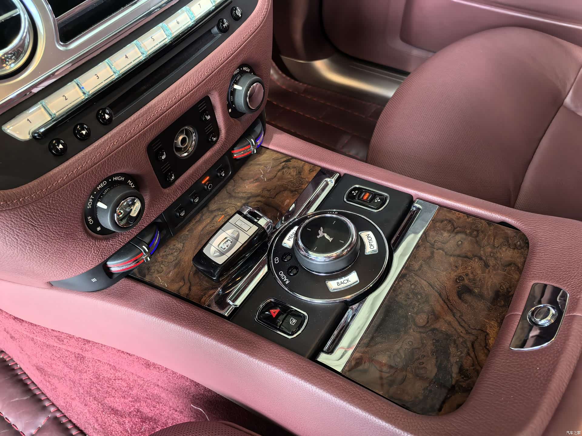 Rolls-Royce Ghost, 2015 12