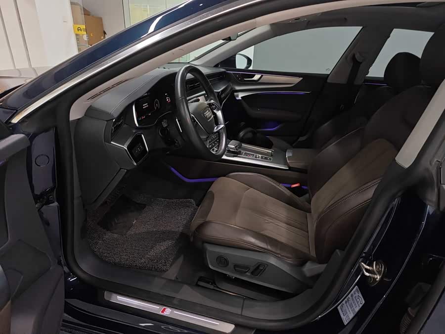 Audi A7L 2023, фото 7