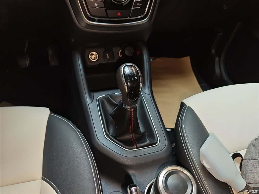 Changan CS35, 2018 14