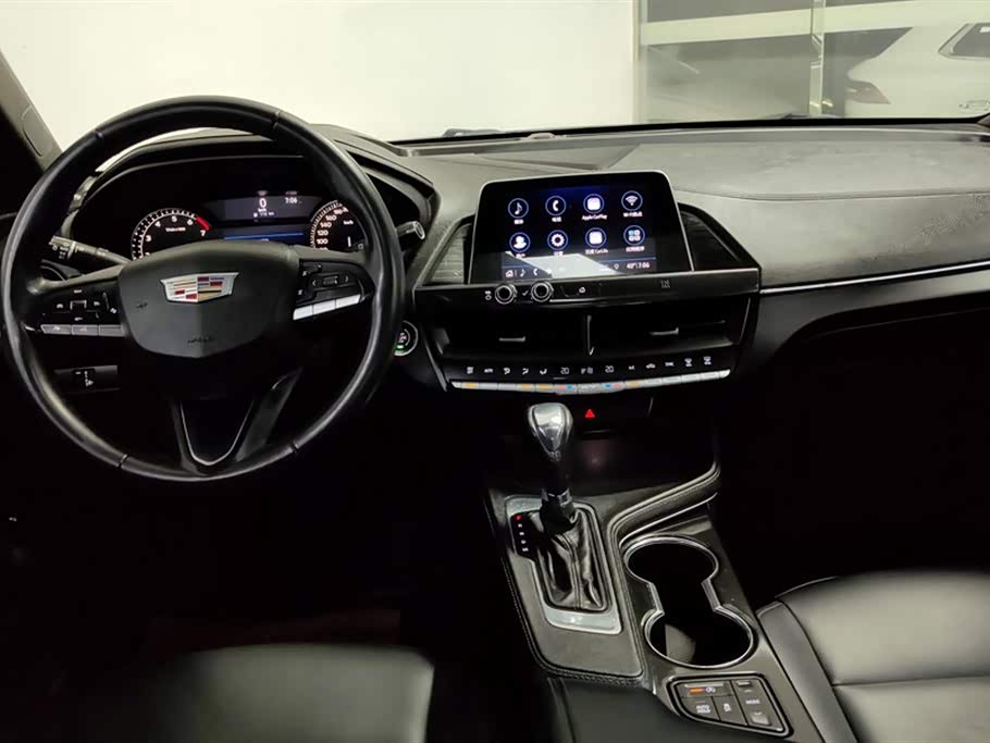 Cadillac CT4