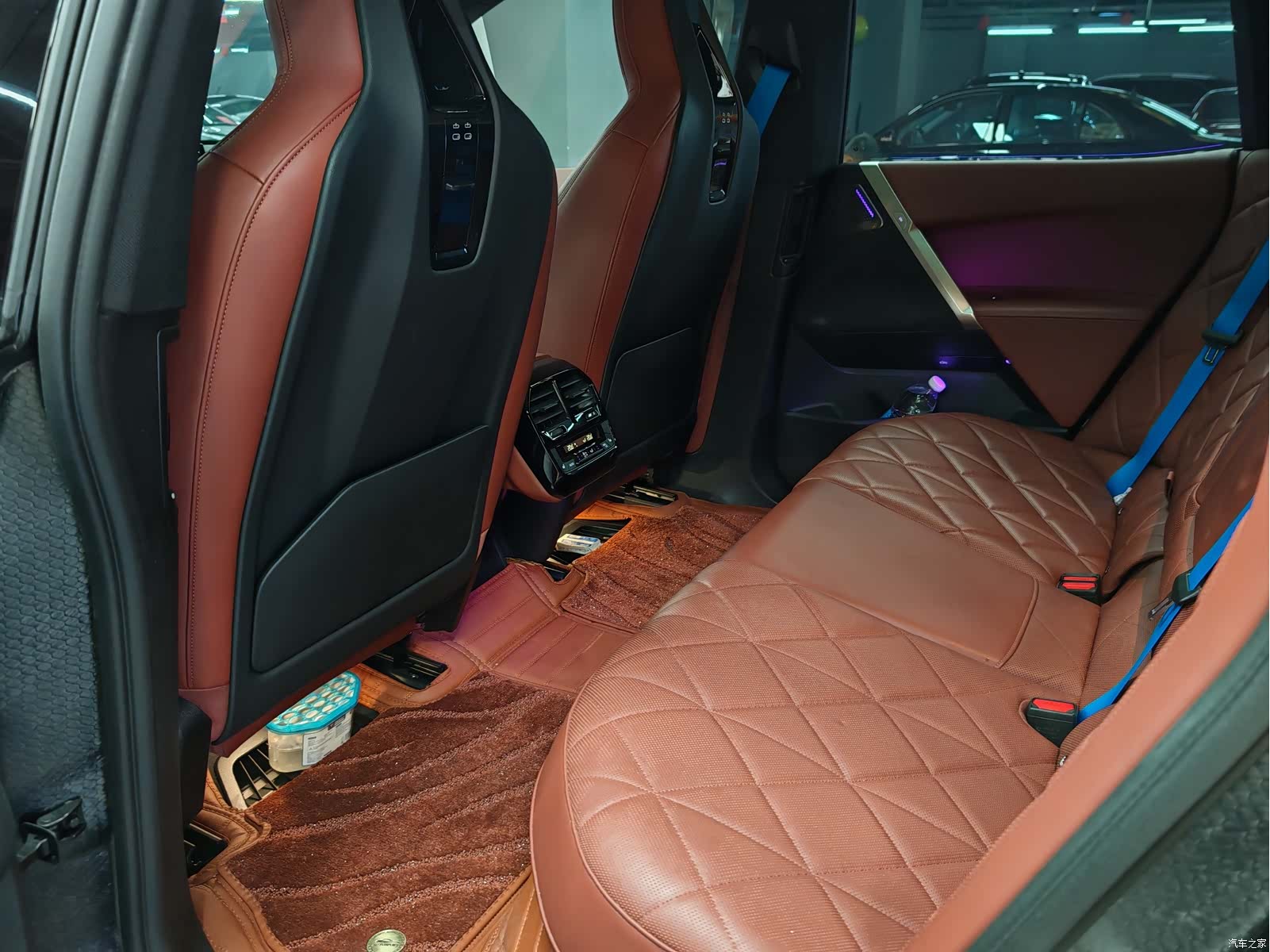 BMW iX, 2023 21