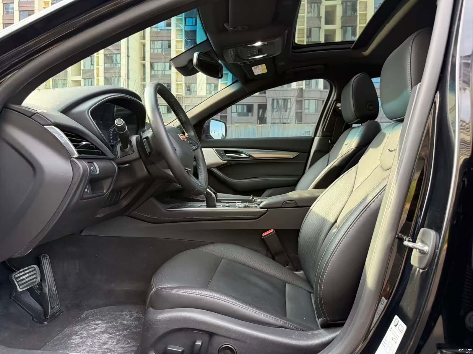 Cadillac CT5, 2022 все фото