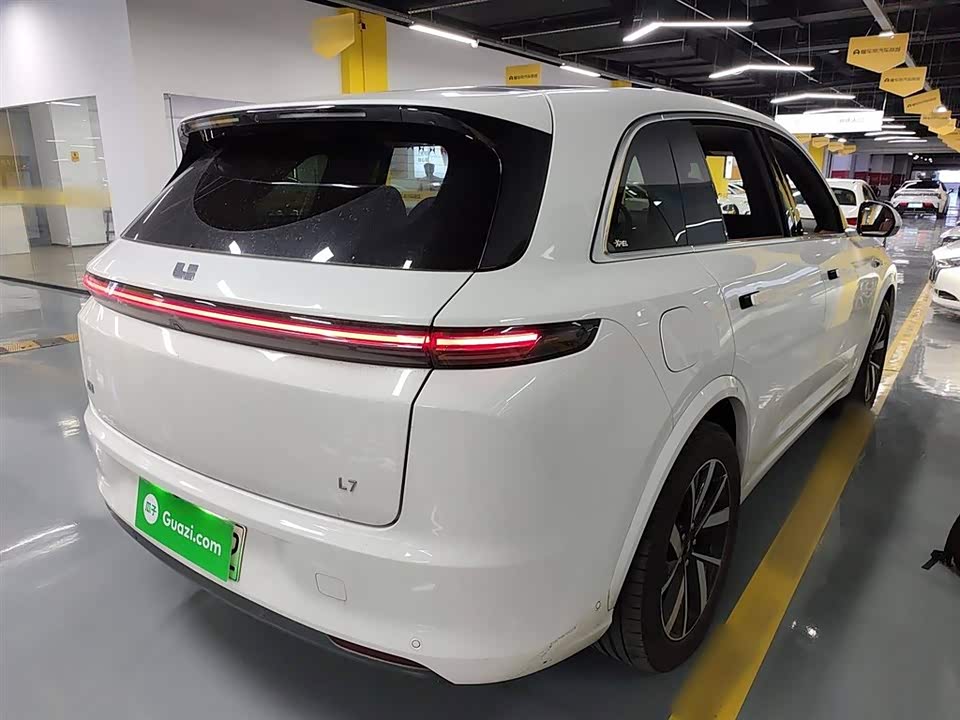 Li Auto Ideal L8