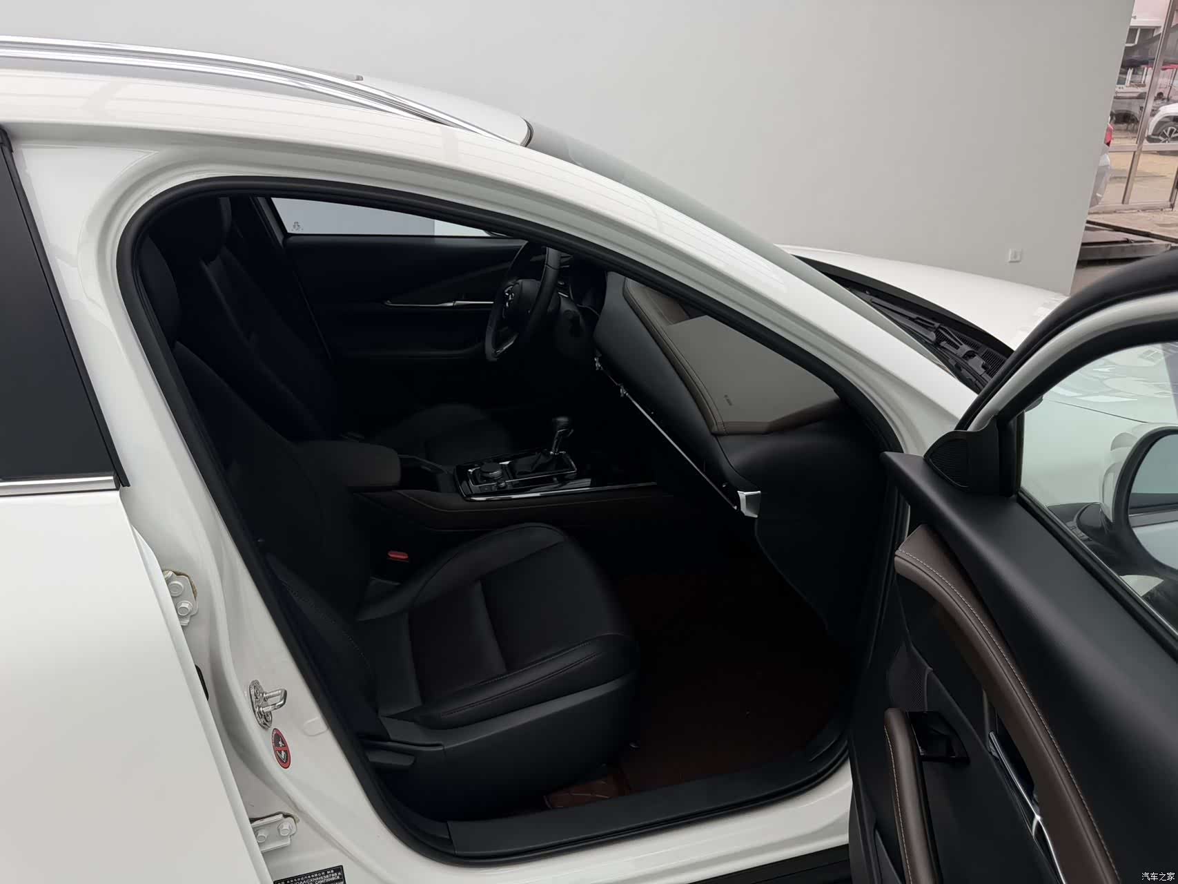 Mazda CX-30, 2022 12