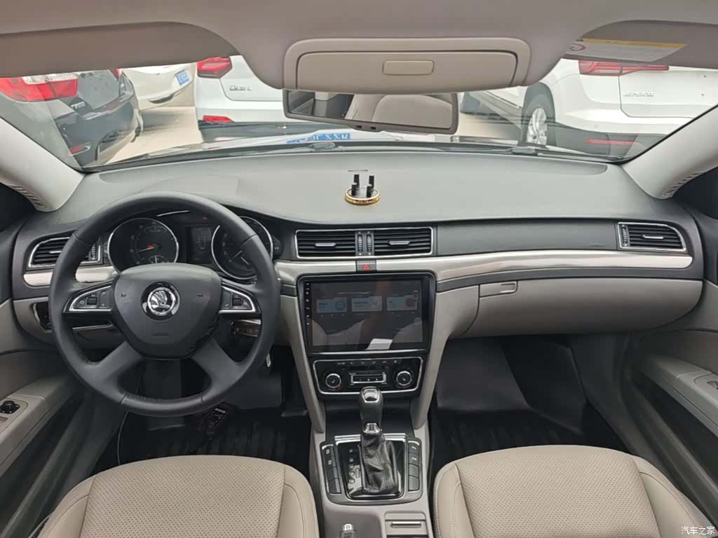 Skoda Superb, 2016 10