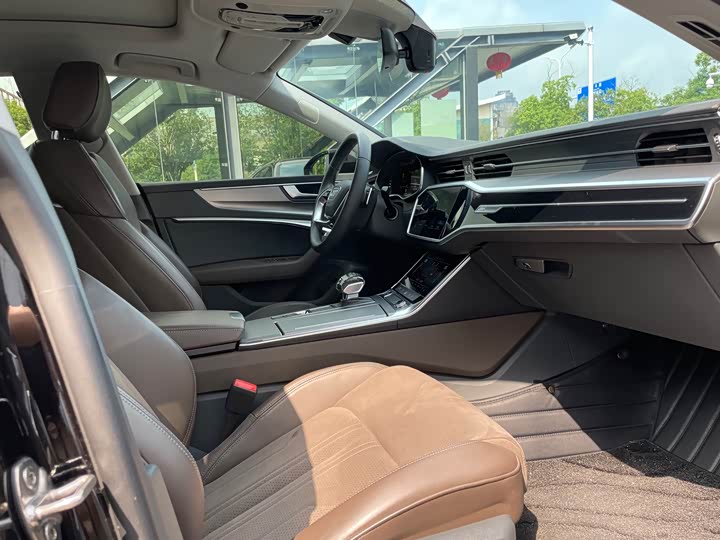 Audi A7L 2024 45TFSI S-line zhu meng xing liu jing tao zhuang