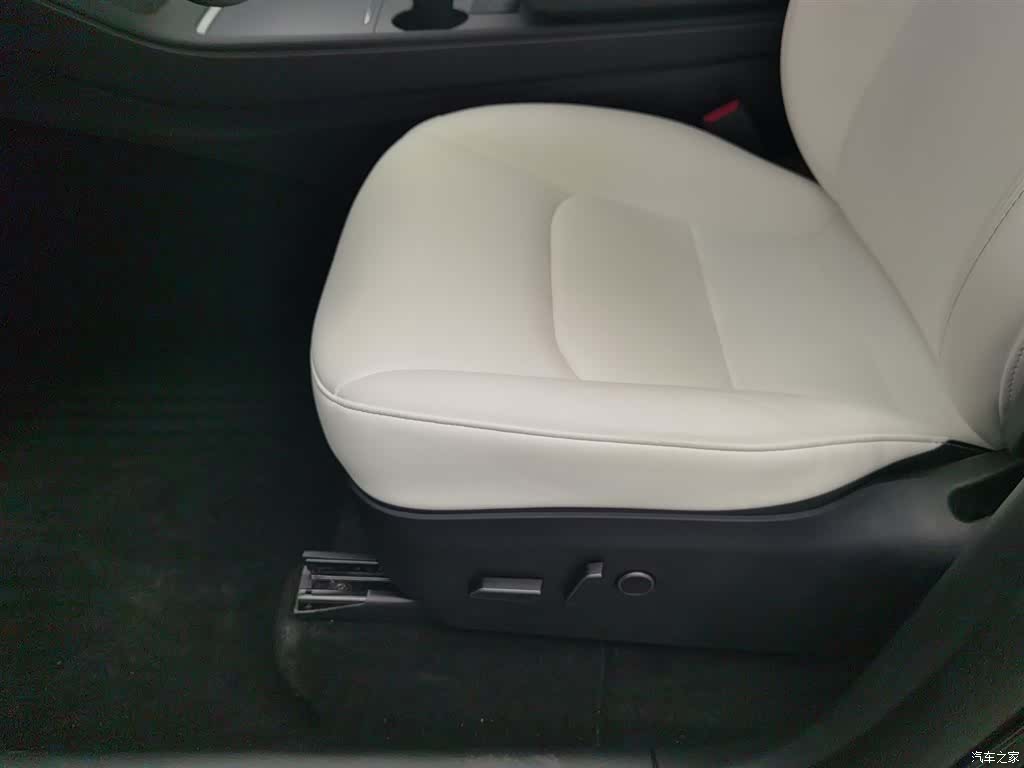 Tesla Model Y, 2024 20