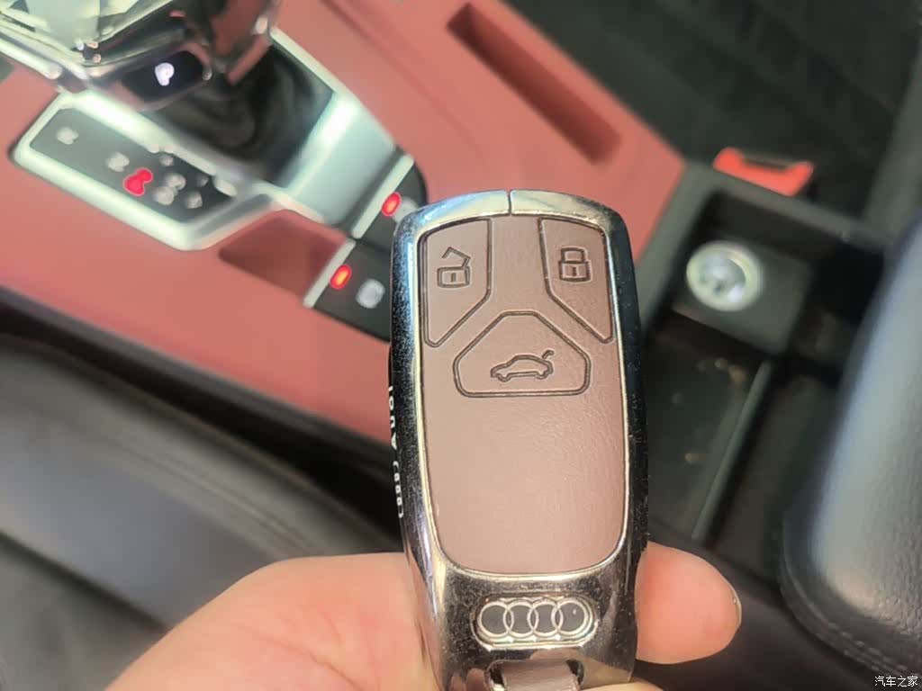 Audi A4L, 2019 9