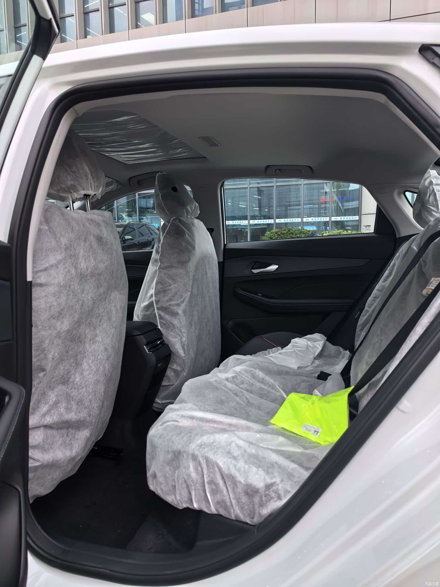 Geely Binray, 2026 9