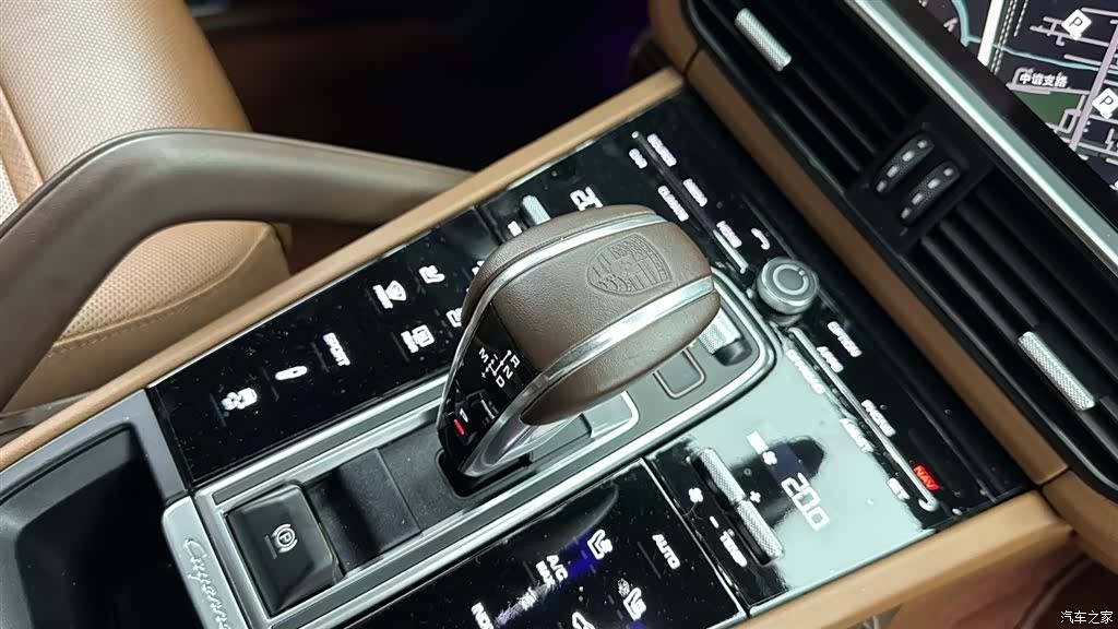 Porsche Cayenne, 2023 10