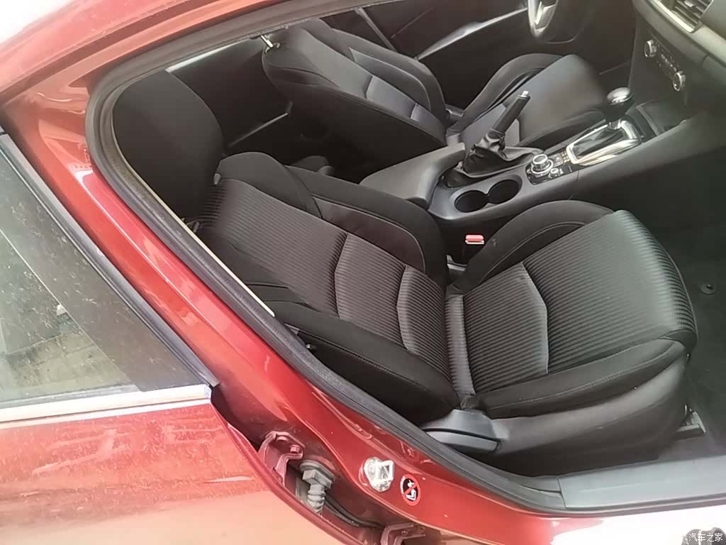 Mazda Mazda3, 2014 25