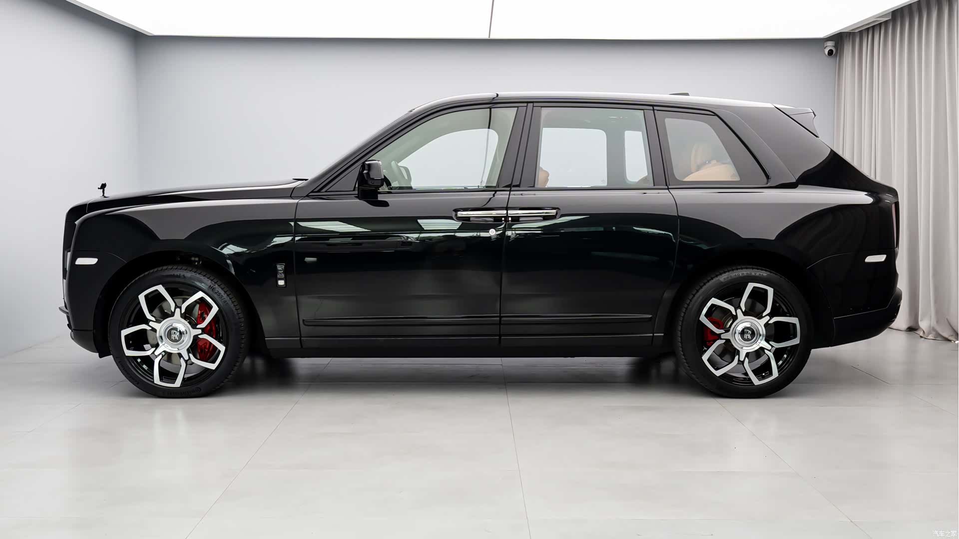 Rolls-Royce Cullinan, 2019 3