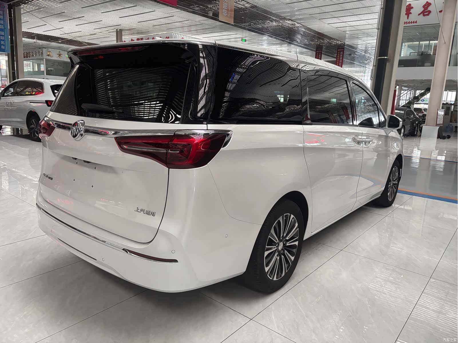 Buick GL8, 2021 11