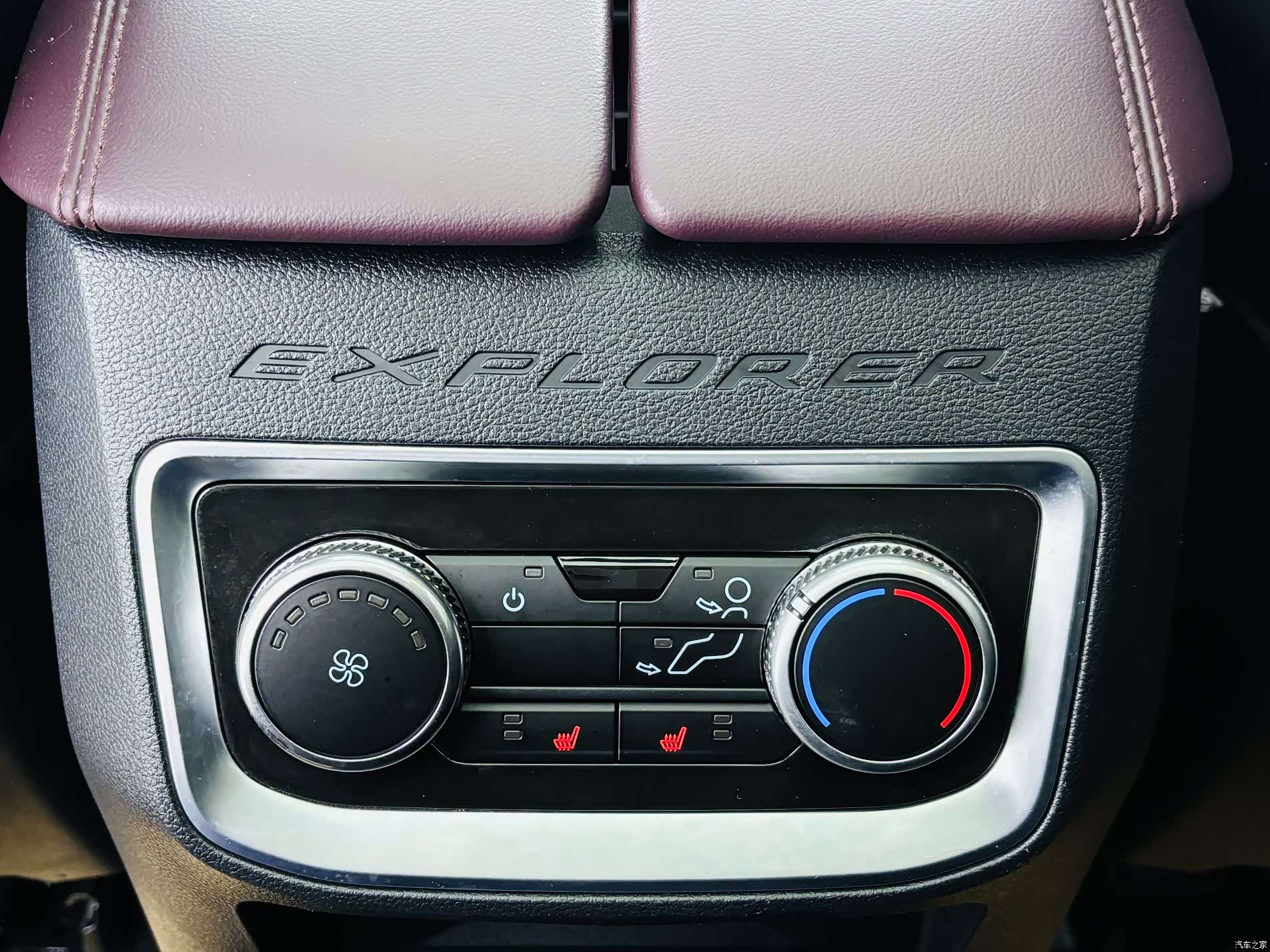 Ford Explorer, 2023 18