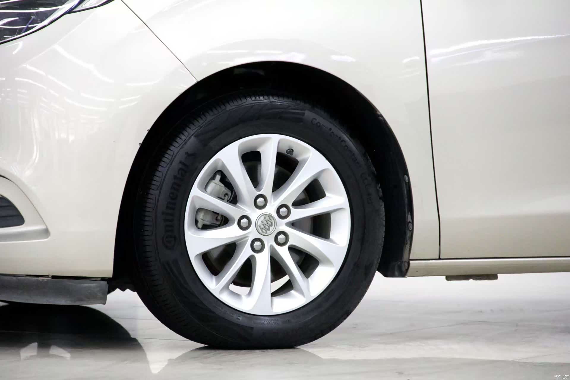 Buick GL8, 2018 24