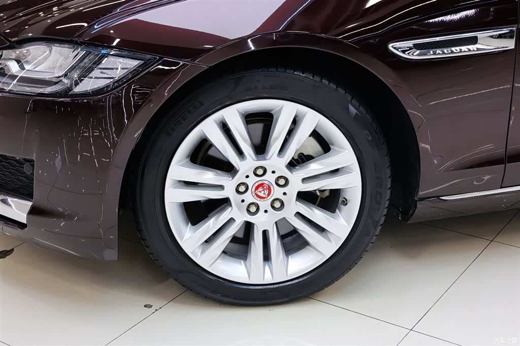Land Rover XFL, 2018 13